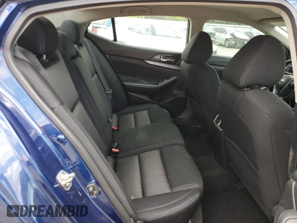 2018 Nissan Maxima SL with VIN 1N4AA6AP9JC390084, listed as a Copart auction lot 52313525 with 119,291 mi miles and Salvage title. Bid and sale history available at DreamBid. Image 10.