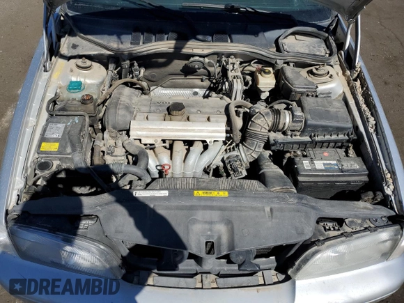 2000 Volvo S70 z VIN YV1LS61J4Y2630471, wystawiony jako Copart lot #72342454 z przebiegiem 167 733 mil mil oraz Nie do naprawy • Non repairable. Historia ofert i sprzedaży dostępna na DreamBid. Obrazek 11.