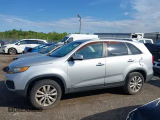 2011 Kia Sorento LX with VIN 5XYKTDA24BG079158, listed as a IAAI auction lot 42142191 with 191,687 mi miles. Bid and sale history available at carsss.com. Image 14.