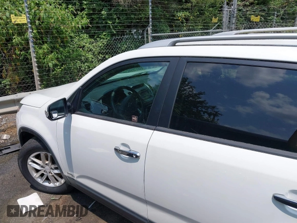 2015 Kia Sorento LX with VIN 5XYKTDA74FG632845, listed as a IAAI auction lot 42660399 with 93,386 mi miles and . Bid and sale history available at DreamBid. Image 14.