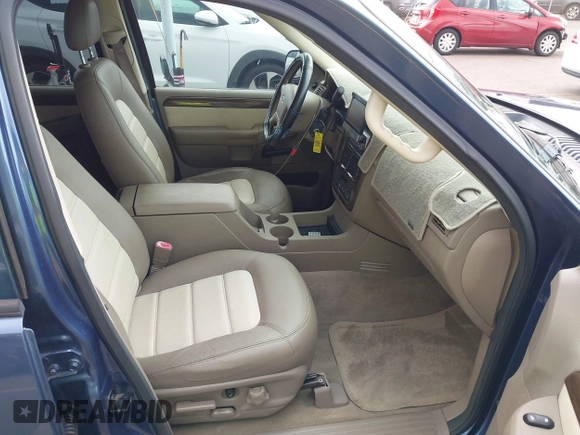 2003 Ford Explorer Eddie Bauer z VIN 1FMZU74K53ZB33588, wystawiony jako IAAI lot #41830741 z przebiegiem 142 978 mil mil oraz . Historia ofert i sprzedaży dostępna na DreamBid. Obrazek 5.