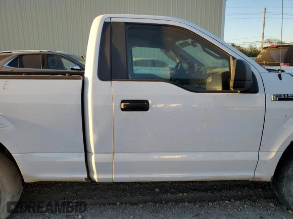 2015 Ford F-150 XL z VIN 1FTMF1C89FKD17411, wystawiony jako Copart lot #81067334 z przebiegiem Nie podano mil oraz Szkoda całkowita • Salvage title. Historia ofert i sprzedaży dostępna na DreamBid. Obrazek 10.