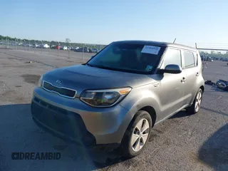 2014 Kia Soul with VIN KNDJN2A22E7059180, listed as a IAAI auction lot 41984560 with 157,057 mi miles. Bid and sale history available at carsss.com. Image 2.