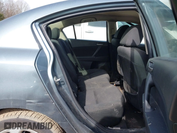 2013 Mazda Mazda3 i Sport with VIN JM1BL1U79D1739185, listed as a IAAI auction lot 41700135 with 300,823 mi miles. Bid and sale history available at carsss.com. Image 8.
