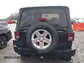 2012 Jeep Wrangler Sport z VIN 1C4AJWAG8CL262755, wystawiony jako IAAI lot #41566823 z przebiegiem 164 135 mil mil oraz . Historia ofert i sprzedaży dostępna na DreamBid. Obrazek 17.
