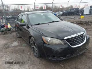2013 Chrysler 200 Limited with VIN 1C3CCBCG4DN736817, listed as a IAAI auction lot 42146581 with 111,670 mi miles. Bid and sale history available at carsss.com. Image 6.