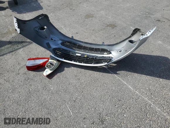 2018 Ford Fiesta SE z VIN 3FADP4BJ3JM110152, wystawiony jako Copart lot #50813155 z przebiegiem 90 729 mil mil oraz Szkoda całkowita • Salvage title. Historia ofert i sprzedaży dostępna na DreamBid. Obrazek 12.