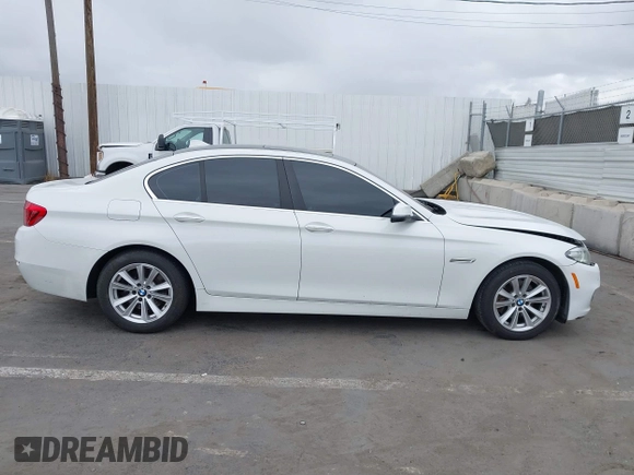 2015 BMW 5 Series 528i z VIN WBA5A5C56FD519995, wystawiony jako IAAI lot #41788365 z przebiegiem 114 306 mil mil oraz . Historia ofert i sprzedaży dostępna na DreamBid. Obrazek 13.