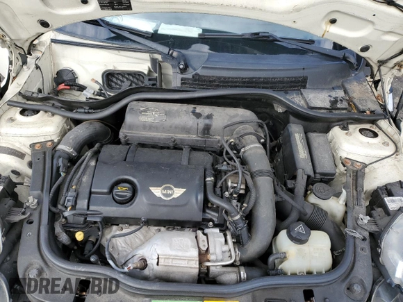 2011 MINI Convertible S z VIN WMWZP3C59BT249049, wystawiony jako Copart lot #43482275 z przebiegiem 148 283 mil mil oraz Szkoda całkowita • Salvage title. Historia ofert i sprzedaży dostępna na DreamBid. Obrazek 11.