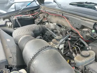 2002 Ford F-150 XLT с VIN 1FTRW07L42KA01956, выставлен на аукционе IAAI как лот 42503895 с пробегом 307 504 миль миль и . История ставок и продаж доступна на DreamBid. Изображение 19.