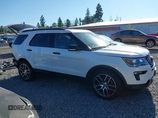 2018 Ford Explorer Sport z VIN 1FM5K8GT2JGA78587, wystawiony jako IAAI lot #42674710 z przebiegiem 66 980 mil mil oraz . Historia ofert i sprzedaży dostępna na DreamBid. Obrazek 14.