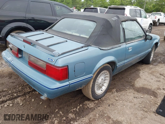 1993 Ford Mustang с VIN 1FACP44M3PF212921, выставлен на аукционе IAAI как лот 42337259 с пробегом 11 452 миль миль и . История ставок и продаж доступна на DreamBid. Изображение 4.