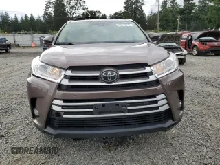 2017 Toyota Highlander XLE with VIN 5TDJZRFHXHS359117, listed as a Copart auction lot 62672815 with 100,515 mi miles and Clean title. Bid and sale history available at DreamBid. Image 5.