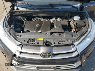 2019 Toyota Highlander LE with VIN 5TDBZRFH3KS963555, listed as a Copart auction lot 62294815 with 64,965 mi miles and Salvage title. Bid and sale history available at DreamBid. Image 12.
