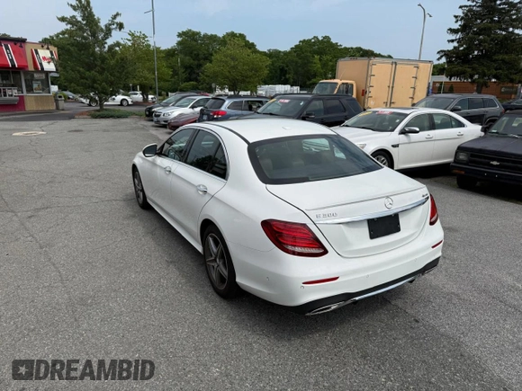 2017 Mercedes-Benz E 300 Luxury with VIN WDDZF4KB1HA058612, listed as a Copart auction lot 62069435 with 160,626 mi miles and Clean title. Bid and sale history available at DreamBid. Image 2.