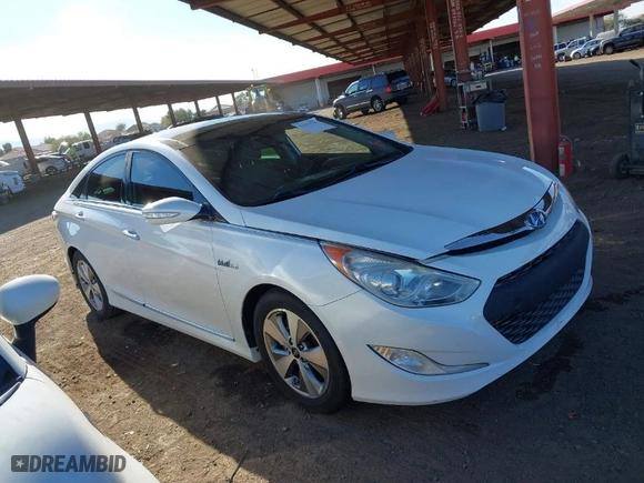 2012 Hyundai Sonata Hybrid with VIN KMHEC4A43CA024468, listed as a IAAI auction lot 41631797 with 184,547 mi miles. Bid and sale history available at carsss.com. Image 1.
