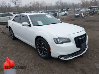 2018 Chrysler 300 with VIN 2C3CCAGG2JH269969, listed as a IAAI auction lot 41199752 with 99,332 mi miles. Bid and sale history available at carsss.com. Image 1.