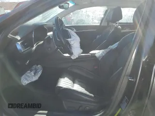 2022 Genesis G70 2.0T z VIN KMTG34TA5NU085937, wystawiony jako Copart lot #47049485 z przebiegiem 25 470 mil mil oraz Szkoda całkowita • Salvage title. Historia ofert i sprzedaży dostępna na DreamBid. Obrazek 7.
