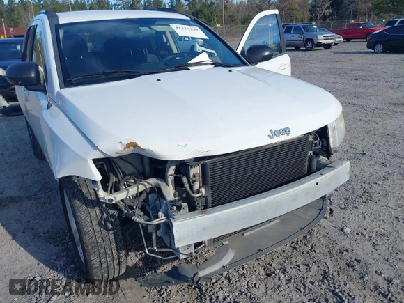 2011 Jeep Compass Latitude with VIN 1J4NT1FB7BD172639, listed as a IAAI auction lot 41321249 with 237,346 mi miles. Bid and sale history available at carsss.com. Image 6.