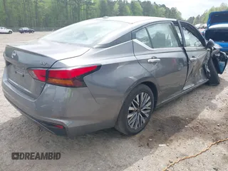 2024 Nissan Altima SV z VIN 1N4BL4DV2RN363600, wystawiony jako IAAI lot #41965390 z przebiegiem 26 499 mil mil oraz . Historia ofert i sprzedaży dostępna na DreamBid. Obrazek 4.