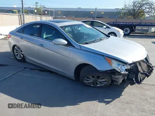 2011 Hyundai Sonata SE with VIN 5NPEC4AC9BH035588, listed as a IAAI auction lot 41956719 with Not Provided miles. Bid and sale history available at carsss.com. Image 1.