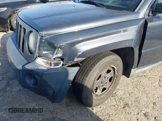 2008 Jeep Patriot Sport с VIN 1J8FT28018D601044, выставлен на аукционе IAAI как лот 42280611 с пробегом 168 725 миль миль и . История ставок и продаж доступна на DreamBid. Изображение 6.