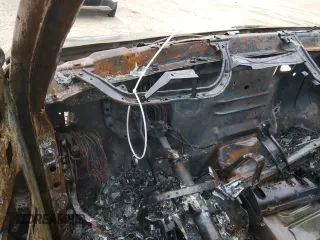 2002 GMC Sierra 1500HD SLE z VIN 1GTGC13U32F200333, wystawiony jako Copart lot #44766165 z przebiegiem Nie podano mil oraz Nie do naprawy • Non repairable. Historia ofert i sprzedaży dostępna na DreamBid. Obrazek 9.