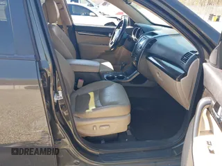 2012 Kia Sorento EX with VIN 5XYKUDA21CG245246, listed as a IAAI auction lot 41845366 with 249,513 mi miles. Bid and sale history available at carsss.com. Image 5.