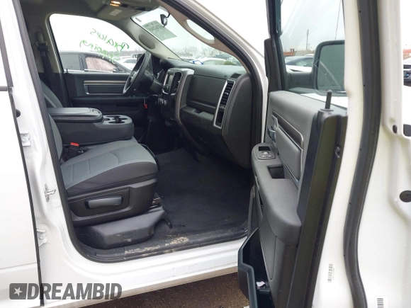 2022 Ram 1500 SLT z VIN 1C6RR6LG9NS198010, wystawiony jako IAAI lot #41702205 z przebiegiem 61 030 mil mil oraz . Historia ofert i sprzedaży dostępna na DreamBid. Obrazek 5.