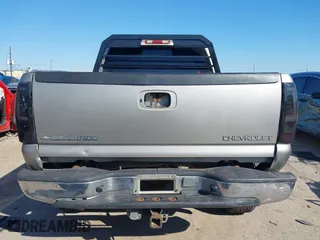 2000 Chevrolet Silverado 2500 LT with VIN 1GCGK29U1YE263011, listed as a IAAI auction lot 41634632 with 179,346 mi miles. Bid and sale history available at carsss.com. Image 17.