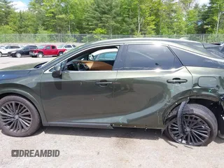 2025 Lexus RX 350 z VIN 2T2BAMCA7SC098174, wystawiony jako IAAI lot #42294965 z przebiegiem 3 845 mil mil oraz . Historia ofert i sprzedaży dostępna na DreamBid. Obrazek 14.