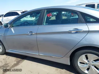 2015 Hyundai Sonata Hybrid Limited with VIN KMHEC4A41FA133127, listed as a IAAI auction lot 41759254 with 70,124 mi miles. Bid and sale history available at carsss.com. Image 14.