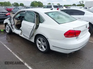 2013 Volkswagen Passat SEL Premium с VIN 1VWCN7A36DC046109, выставлен на аукционе IAAI как лот 42147929 с пробегом 129 591 миль миль и . История ставок и продаж доступна на DreamBid. Изображение 3.