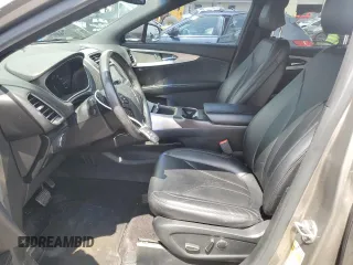 2016 Lincoln MKX Premiere z VIN 2LMTJ6JR9GBL78904, wystawiony jako Copart lot #51188815 z przebiegiem 120 123 mil mil oraz Szkoda całkowita • Salvage title. Historia ofert i sprzedaży dostępna na DreamBid. Obrazek 7.