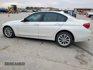 2018 BMW 3 Series 320i with VIN WBA8A9C54JAH12292, listed as a Copart auction lot 46130525 with 33,012 mi miles and Salvage Title. Bid and sale history available at carsss.com. Image 2.