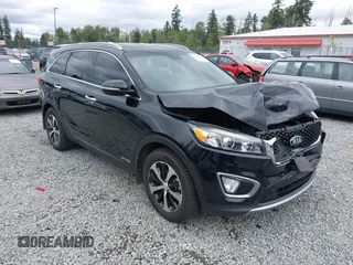 2016 Kia Sorento EX z VIN 5XYPHDA51GG111685, wystawiony jako IAAI lot #42701031 z przebiegiem 121 605 mil mil oraz . Historia ofert i sprzedaży dostępna na DreamBid. Obrazek 1.