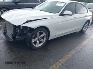2014 BMW 3 Series 320i xDrive с VIN WBA3C3C51EP661285, выставлен на аукционе IAAI как лот 42260366 с пробегом 125 269 миль миль и . История ставок и продаж доступна на DreamBid. Изображение 18.