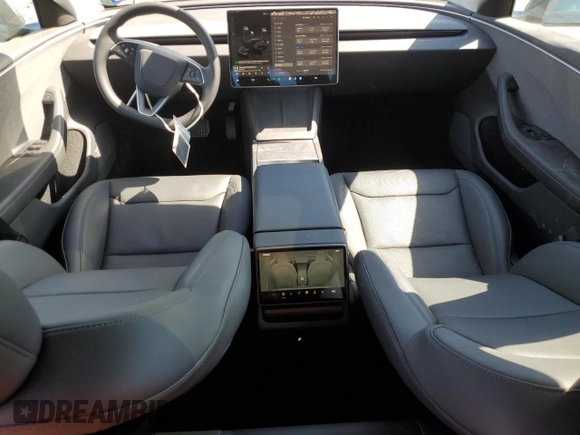2024 Tesla Model 3 z VIN 5YJ3E1EA3RF872810, wystawiony jako Copart lot #46871445 z przebiegiem 2 725 mil mil oraz Szkoda całkowita • Salvage title. Historia ofert i sprzedaży dostępna na DreamBid. Obrazek 8.