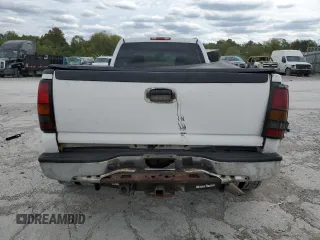 2006 GMC Sierra 3500 DRW SLE1 z VIN 1GTJK33D16F207548, wystawiony jako Copart lot #72369554 z przebiegiem Nie podano mil oraz Szkody całkowita. Historia ofert i sprzedaży dostępna na DreamBid. Obrazek 6.