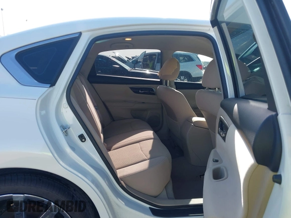 2014 Nissan Altima S with VIN 1N4AL3AP5EN335473, listed as a IAAI auction lot 41952678 with 156,474 mi miles and . Bid and sale history available at DreamBid. Image 8.