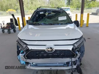 2025 Toyota RAV4 XSE с VIN JTMEB3FV4SD251779, выставлен на аукционе IAAI как лот 42179222 с пробегом 692 миль миль и . История ставок и продаж доступна на DreamBid. Изображение 12.
