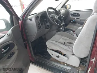 2005 Chevrolet TrailBlazer LS with VIN 1GNES16S556176536, listed as a IAAI auction lot 41973672 with 1 mi miles. Bid and sale history available at carsss.com. Image 5.