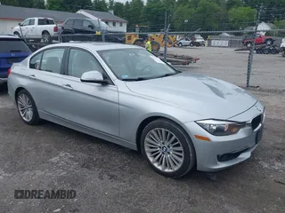 2013 BMW 3 Series 328i xDrive z VIN WBA3B3C57DF530191, wystawiony jako IAAI lot #42517863 z przebiegiem 71 410 mil mil oraz . Historia ofert i sprzedaży dostępna na DreamBid. Obrazek 1.