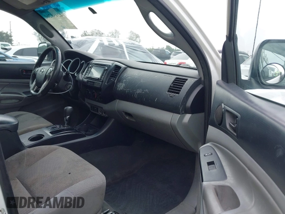 2015 Toyota Tacoma z VIN 5TFTX4CN6FX047623, wystawiony jako IAAI lot #42458260 z przebiegiem 224 496 mil mil oraz . Historia ofert i sprzedaży dostępna na DreamBid. Obrazek 5.