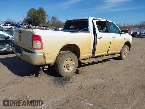 2019 Ram 2500 Lone Star with VIN 3C6UR5DL1KG663656, listed as a IAAI auction lot 41329641 with 124,361 mi miles and . Bid and sale history available at DreamBid. Image 4.