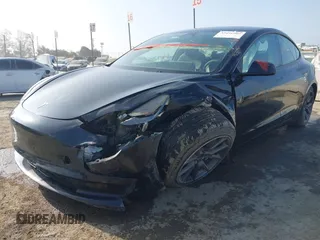 2023 Tesla Model 3 z VIN 5YJ3E1EA0PF680287, wystawiony jako IAAI lot #39491902 z przebiegiem 12 480 mil mil oraz . Historia ofert i sprzedaży dostępna na DreamBid. Obrazek 6.