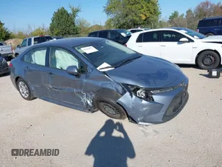 2022 Toyota Corolla LE with VIN JTDEPMAE1NJ200552, listed as a IAAI auction lot 40465421 with 62,929 mi miles. Bid and sale history available at carsss.com. Image 1.