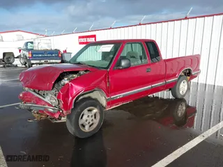 1996 Chevrolet S-10 LS with VIN 1GCDT19W0TK194415, listed as a IAAI auction lot 41635483 with 132,091 mi miles. Bid and sale history available at carsss.com. Image 21.