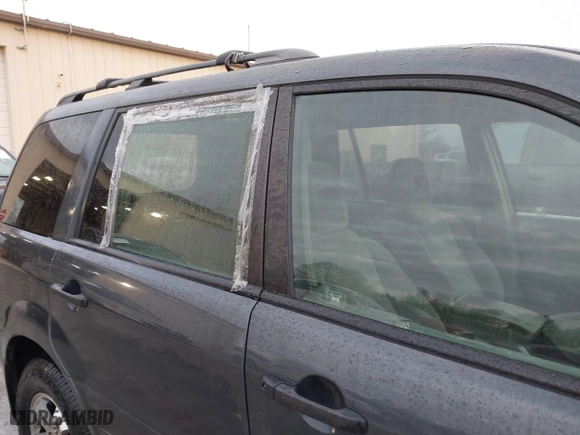 2004 Honda Pilot EX with VIN 2HKYF18414H528458, listed as a IAAI auction lot 41938247 with 262,922 mi miles. Bid and sale history available at carsss.com. Image 6.