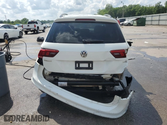 2018 Volkswagen Tiguan S z VIN 3VV1B7AX1JM083571, wystawiony jako Copart lot #54136505 z przebiegiem 137 173 mil mil oraz Szkoda całkowita • Salvage title. Historia ofert i sprzedaży dostępna na DreamBid. Obrazek 6.